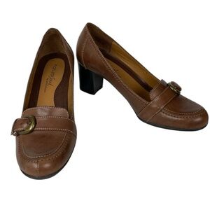 Naturalizer Brown Leather Heeled Loafer, Size 6.5